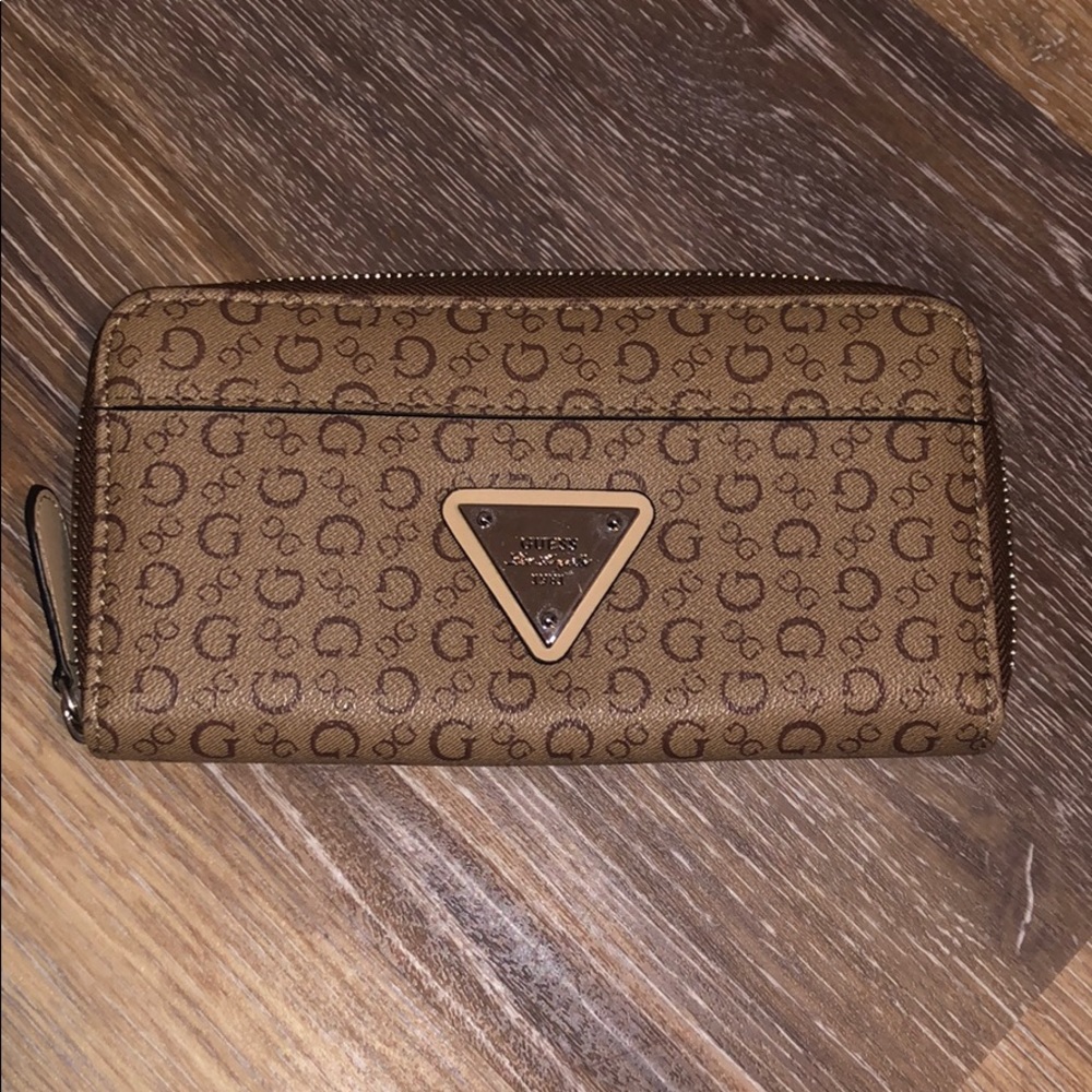 Guess Wallet
